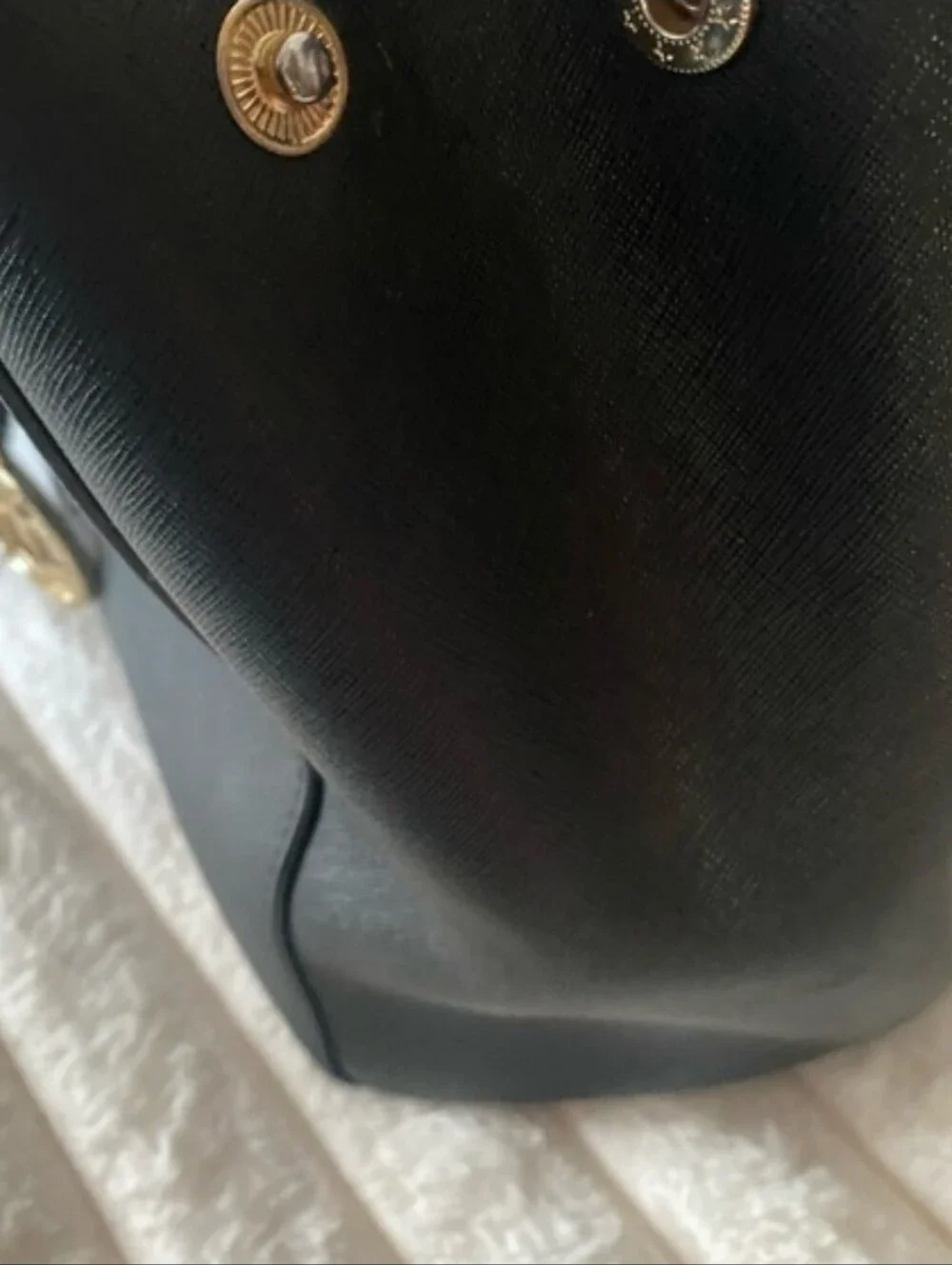 EUC Henri Bendel 3 section satchel
